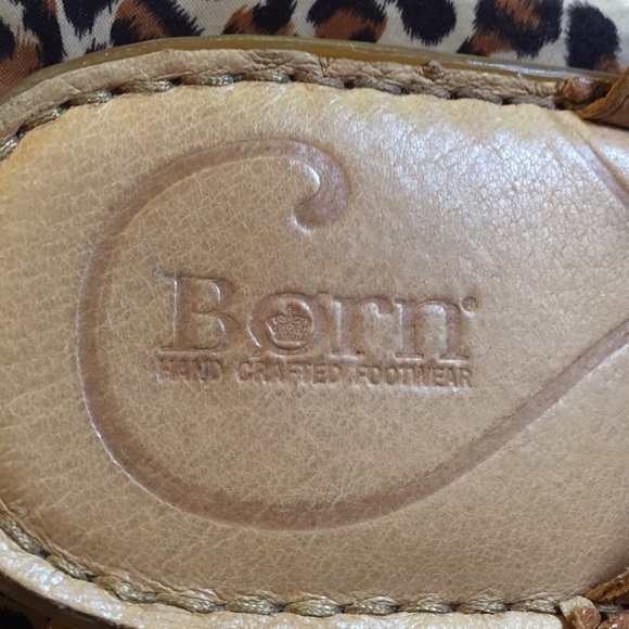 Born Leather Thong Sandals 8M - Picture 3 of 3